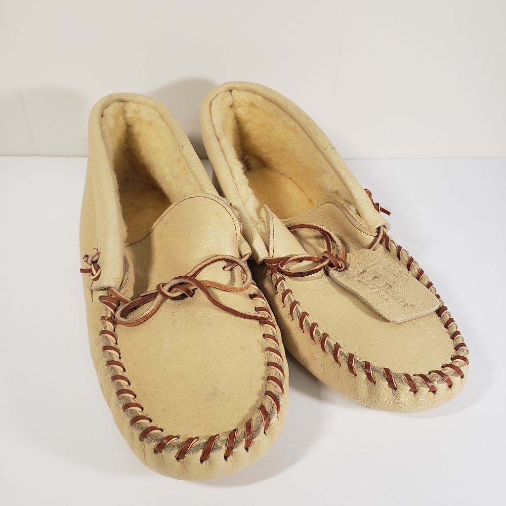 Vintage L.L Bean Women’s Moccasins Softsole Shearling Genuine Hand Made Cream